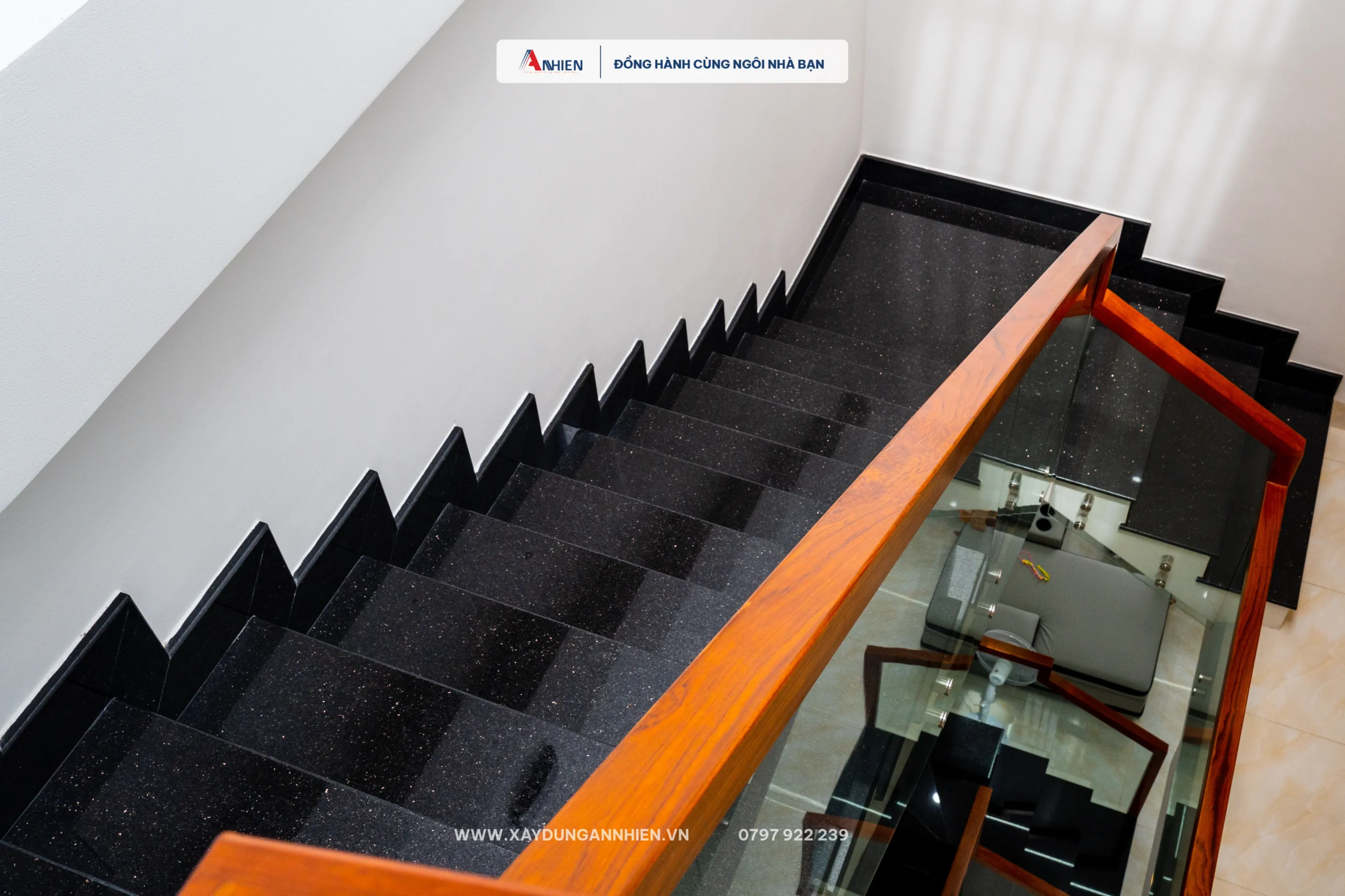 QDT02049_4_11zon